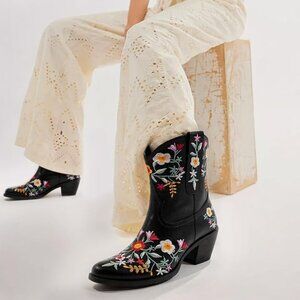 Women's Flower Embroidered Ankle Cowgirl Boots Floral Snip Square Toe Western